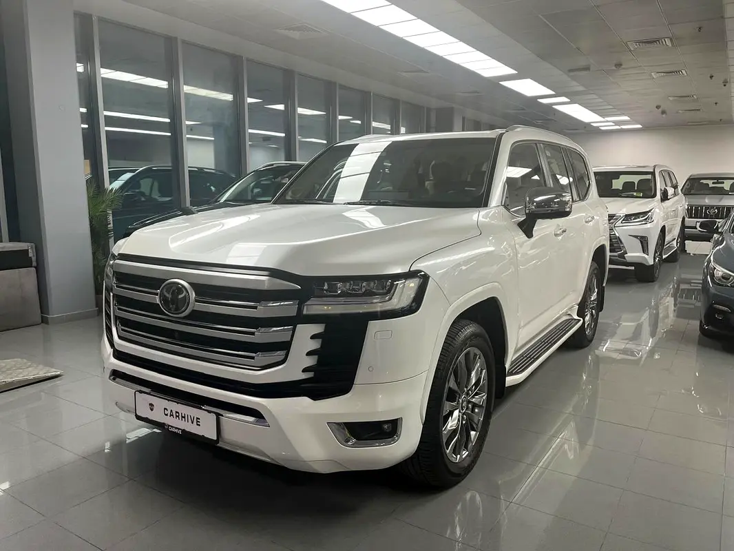 Toyota Land Cruiser 2022 — photo 1 of 8