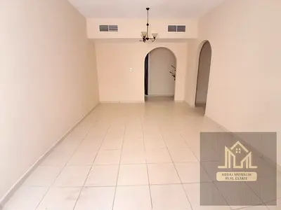 BRAND NEW BUILDING GORGIOUS APPARTMENT FOR FAMILY // NEAT AND CLEAN // WITH 2 WASHROOM // WITH PARK