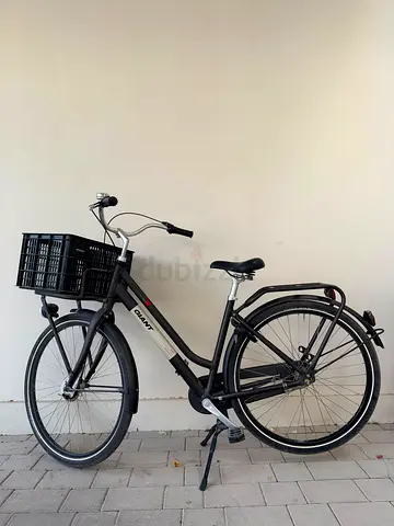 City Bike with Front Basket  Rear Rack – Excellent Condition