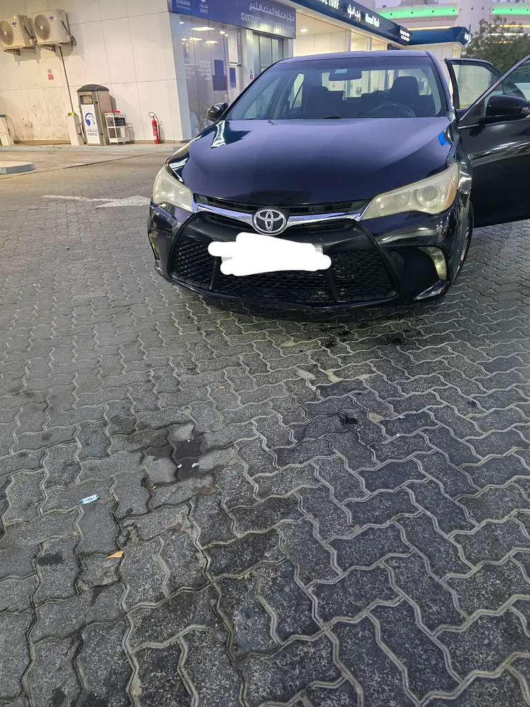 Toyota Camry 2017 — photo 1 of 7