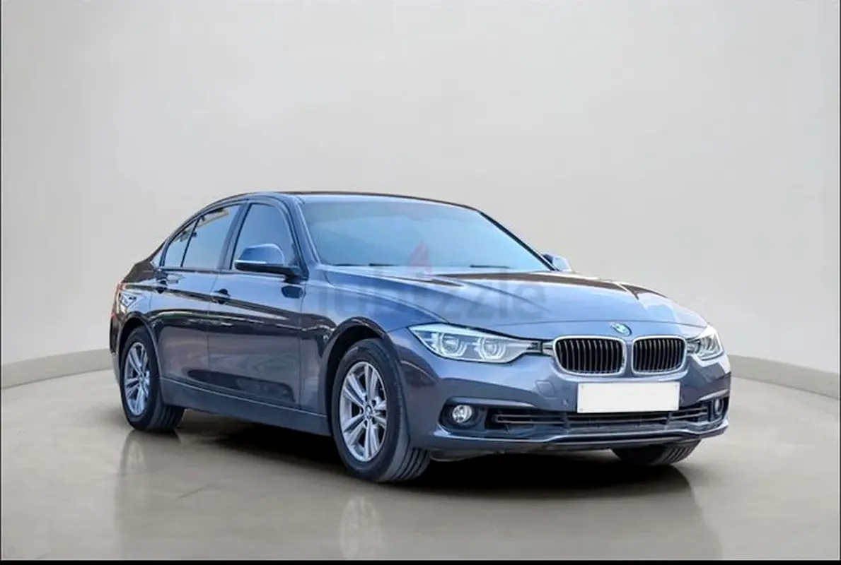 BMW 3-Series 2018 — photo 1 of 6