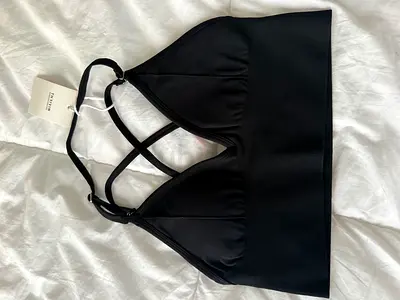 Set THRIVIN FOR SALE NEW SMALL SIZE NEVER USED BEFORE