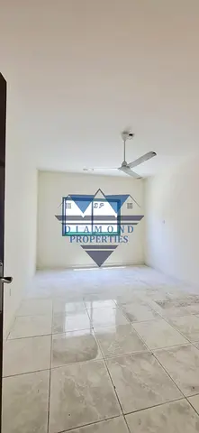 Very cheaply offer very spacious neat and clean flat in pure family building good location in 2bhk two full washrooms with two balcony just 33k