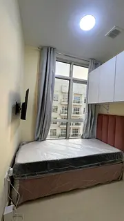 Available new single partition with window, smart tv and fridge in DSO