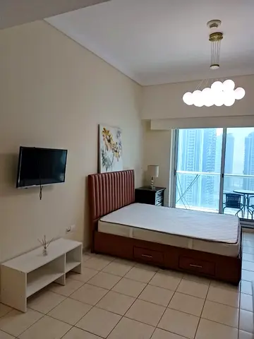Studio in Lake Terrace next DMCC