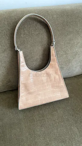 STAUD, Beige Croc-Embossed Shoulder Bag — Small/Medium
