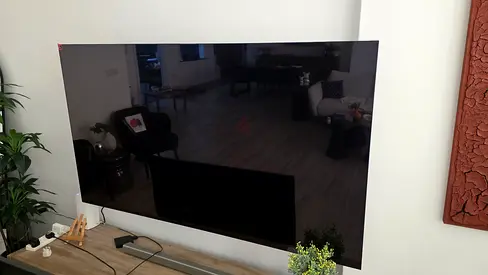 Samsung S90F 77inch OLED TV needs a screen change