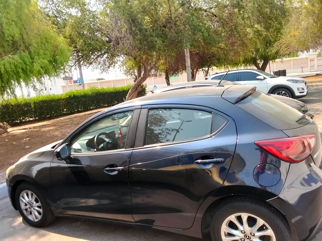 Mazda 2 2019 — photo 1 of 6