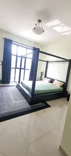 Room available for executive lady