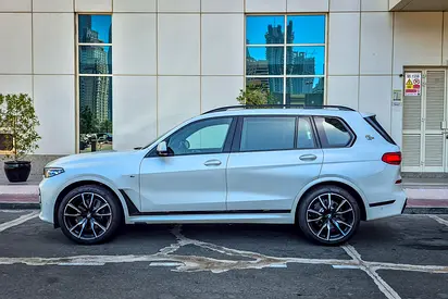 2022 BMW X7 thumbnail 5