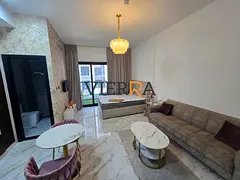 Cosy Studio | Pool View | Prime Location