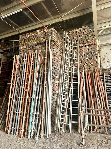Steel scaffolding cup lock system
