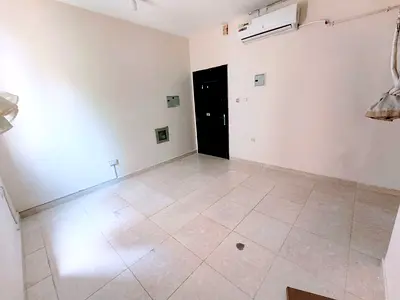 Lavish studio good building near safari mall rent20k