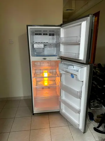 400L LG Silver double-door fridge freezer - good working condition
