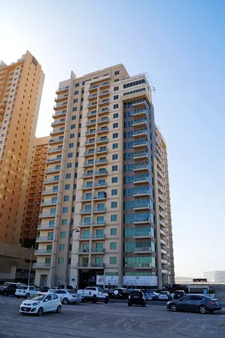 1 BR Oakwood Dh 48000