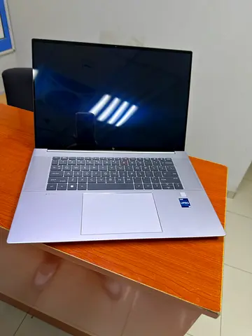 HP Zbook Studio-16 G10