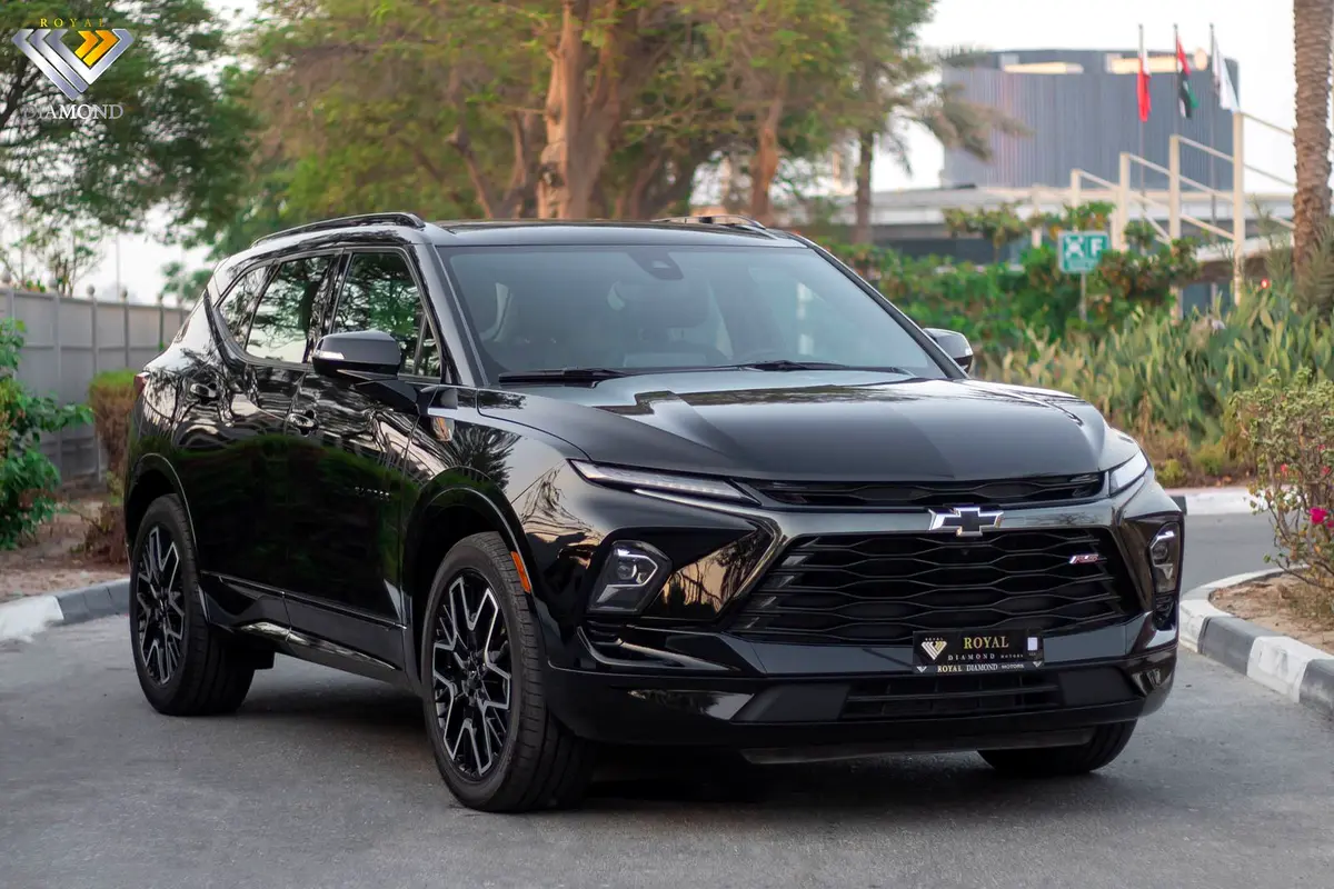 Chevrolet Blazer 2023 — photo 1 of 14