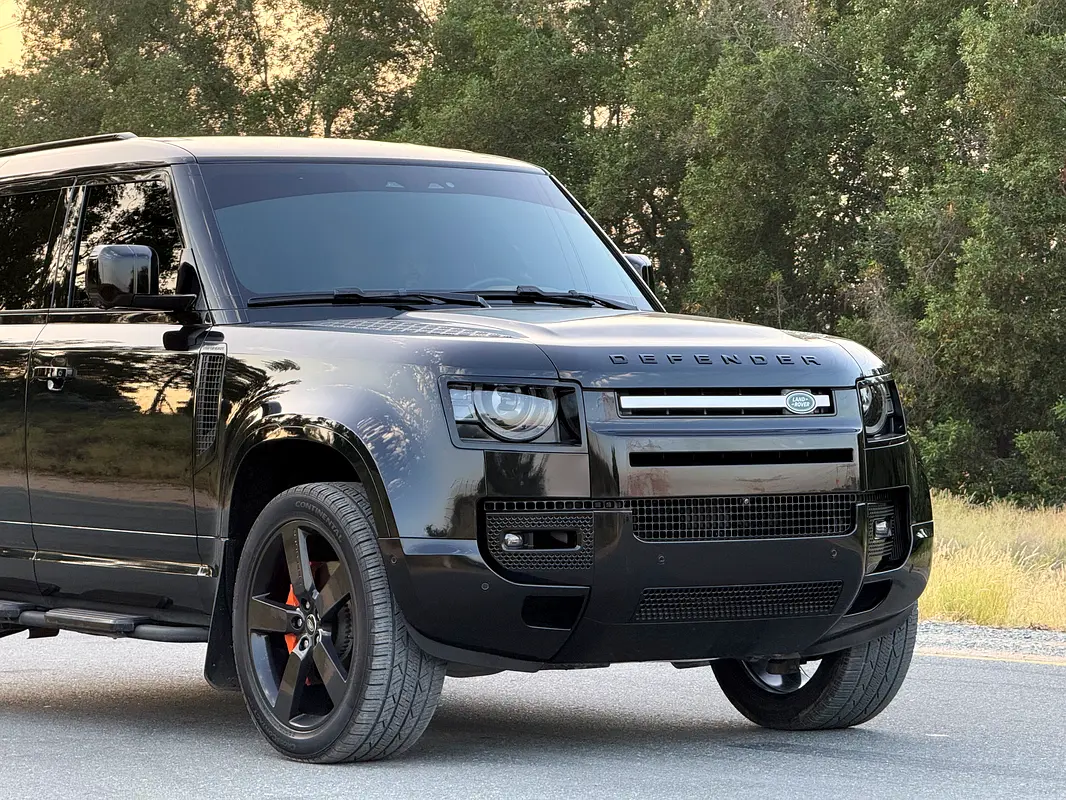 Land Rover Defender 2024
