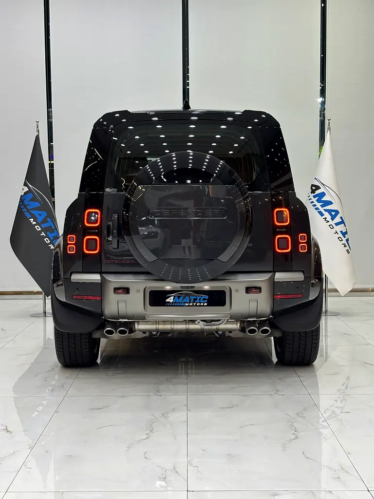 Land Rover Defender 2026