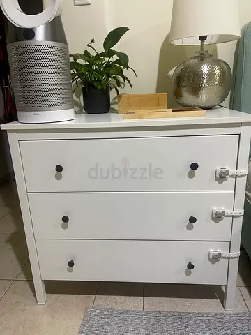 Chest of drawers