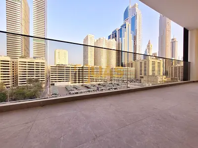 Get Reay To Move | Spacious Unit | Prime Location