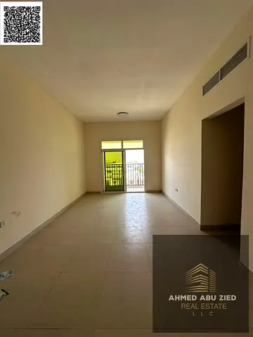 غرفتا نوم ماستر وصالة أول ساكن للإيجار السنوي في المويهات 3 عجمان مع بلكونتين وتكييف مركزي بالقرب من مدرسة الشويفات وشارع E311