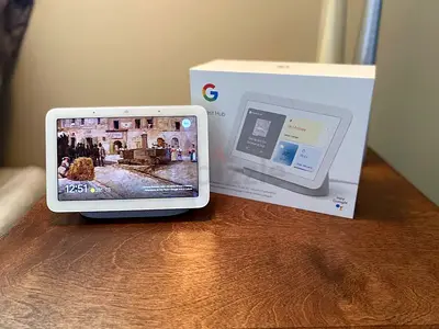 Google Nest Hub (2st Gen) Smart Display - White, Good Condition