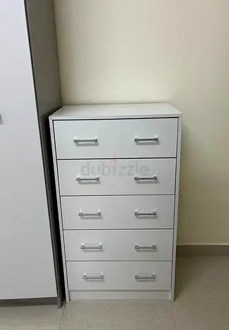 White 5-Drawer Chest of Drawers – Compact Bedroom Storage
