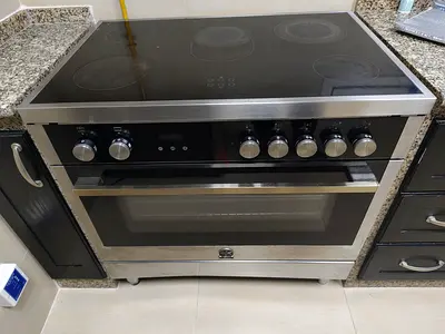 Stainless Steel Electric Range with Ceramic Hob and Oven - Good Condition