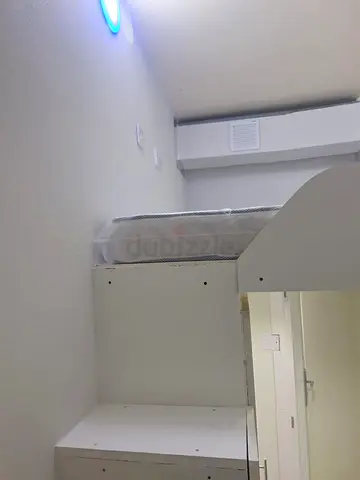 Bur Dubai, Sharaf DG Metro loft Partion for single man