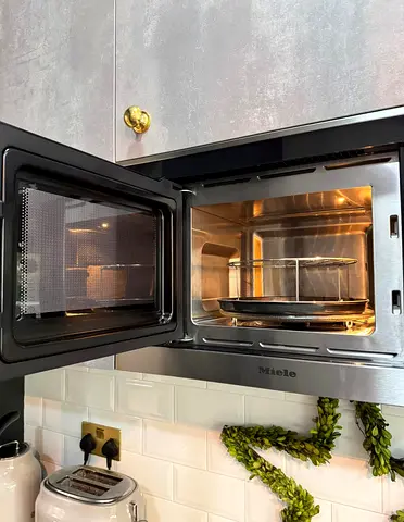 Miele built in microwave in good condition made in Germany