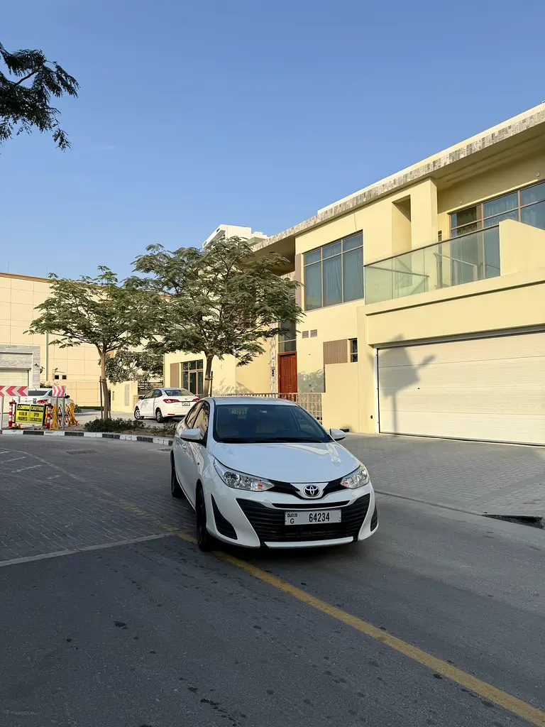Toyota Yaris 2019 — photo 1 of 8