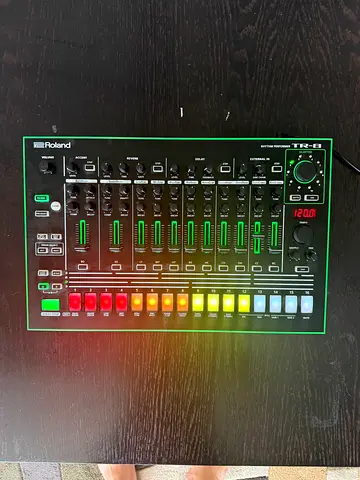 Roland TR-8 Rhythm Performer Drum Machine - Excellent Working Condition