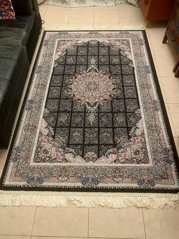 Persian-style Area Rug - Dark Center Medallion, 150 x 230 cm