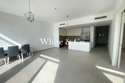 FLEXIBLE CHEQUES | MODERN | CLOSE TO POOL