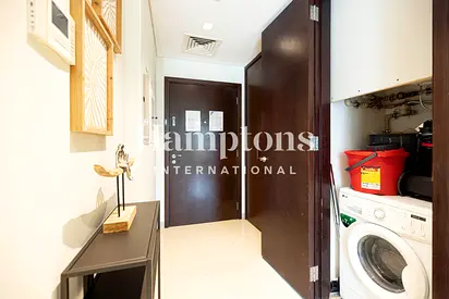 Exclusive | Large Unit | Furnished | Available 1/8