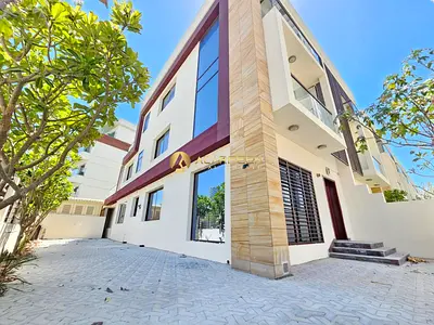 G +2 | Vacant | Corner| Bigger Plot