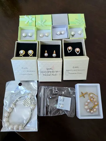 Pearls earings bracelet