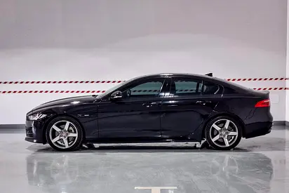 2016 Jaguar XE — фото 5