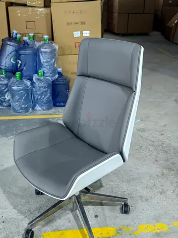 Sleek White Office Chair with Adjustable Height