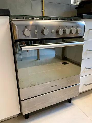 Ariston 60cm x 60cm Gas Cooker A6TG1FCX - Good Working Condition