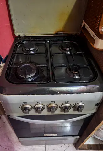 Used 4-Burner Gas Stove