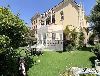 DISTRESS DEAL | SEMI - DETACHED VILLA | POOL ACCESS