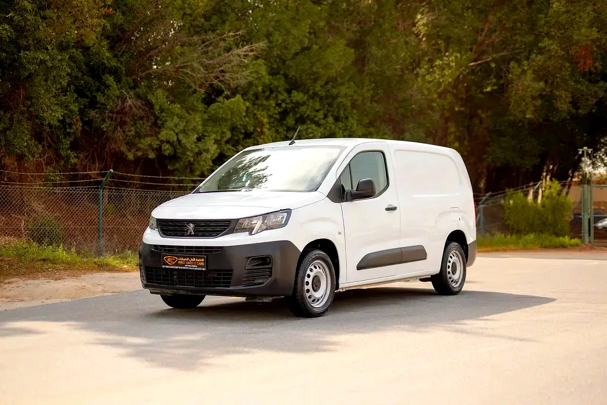 Peugeot Partner 2022 — photo 1 of 14