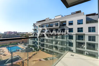 Pool View | Bright Layout | Near Metro