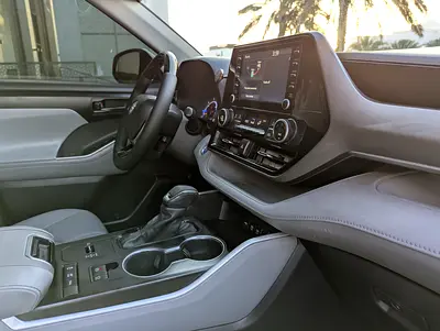صورة 13 لـ 2020 Toyota HIGHLANDER