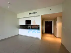 Modern Three-Bedroom I Bright and Spacious I Full Park and Pool View I Vacant — 2
