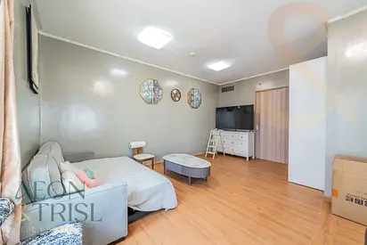 Spacious l Family Unit L Prime Location