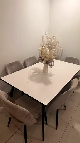 ##Urgent sale. White Dining Table with 6 Grey Velvet Chairs - Modern Set