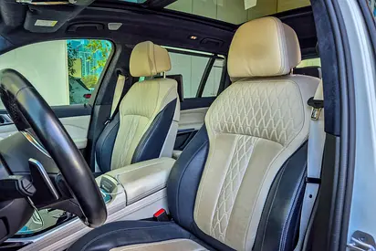 2022 BMW X7 thumbnail 9